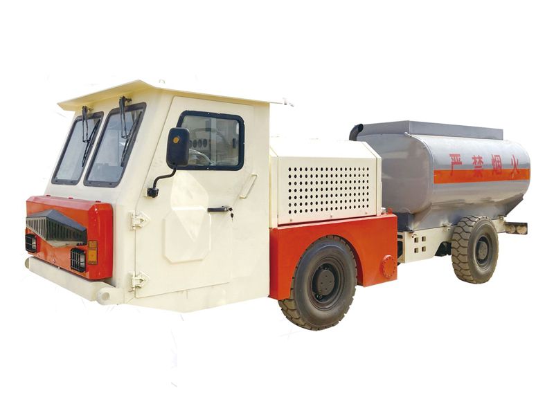 CY-3000礦用柴油機(jī)無(wú)軌油料運(yùn)輸車(chē)